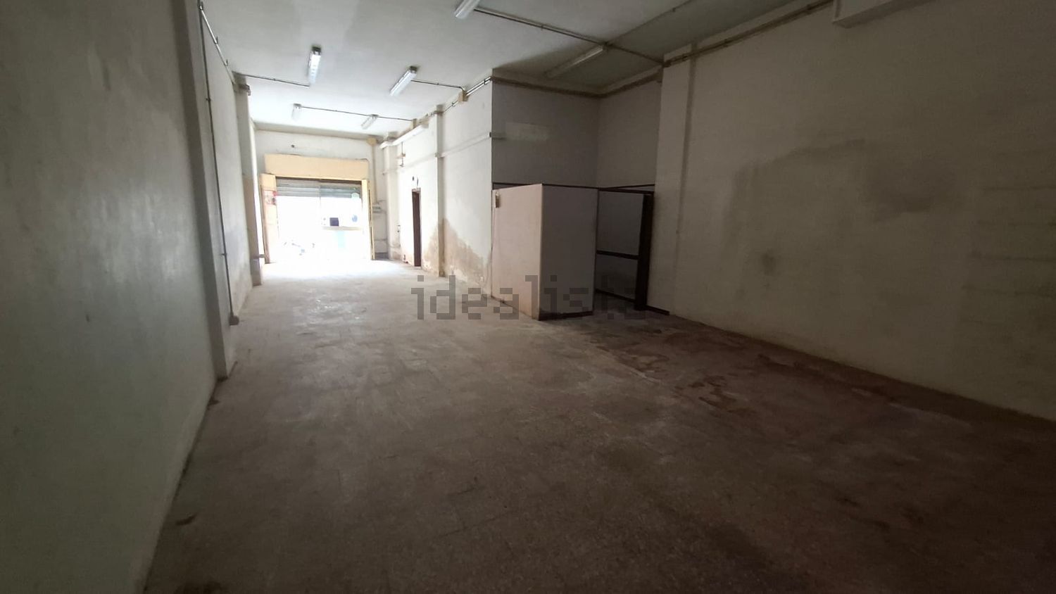 locale di sgombero in vendita a Palermo in zona Zisa