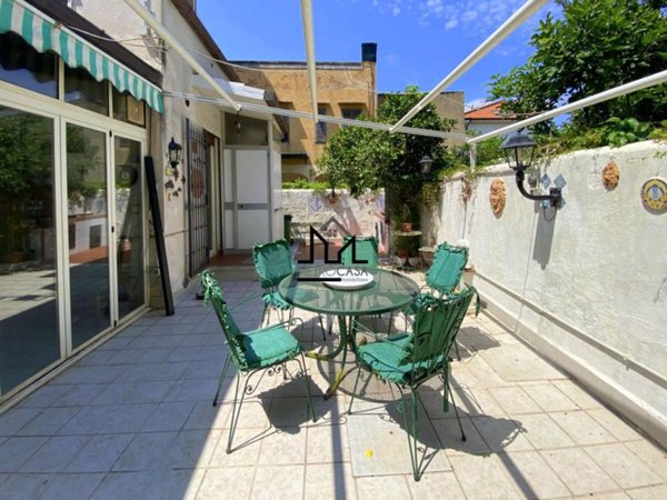 casa indipendente in vendita a Palermo in zona Mondello
