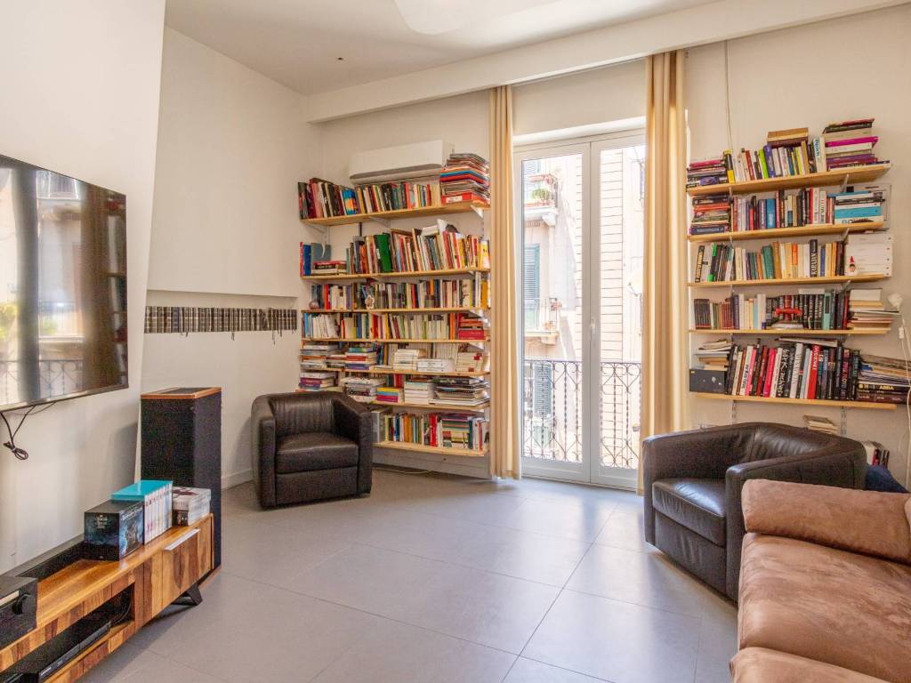 appartamento in vendita a Palermo in zona Malaspina/Palagonia
