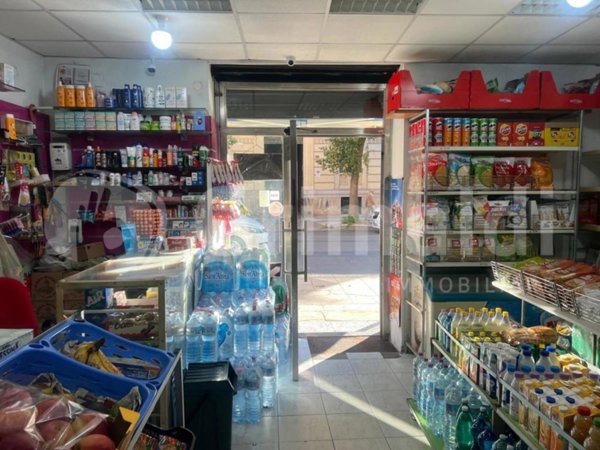 locale di sgombero in vendita a Palermo