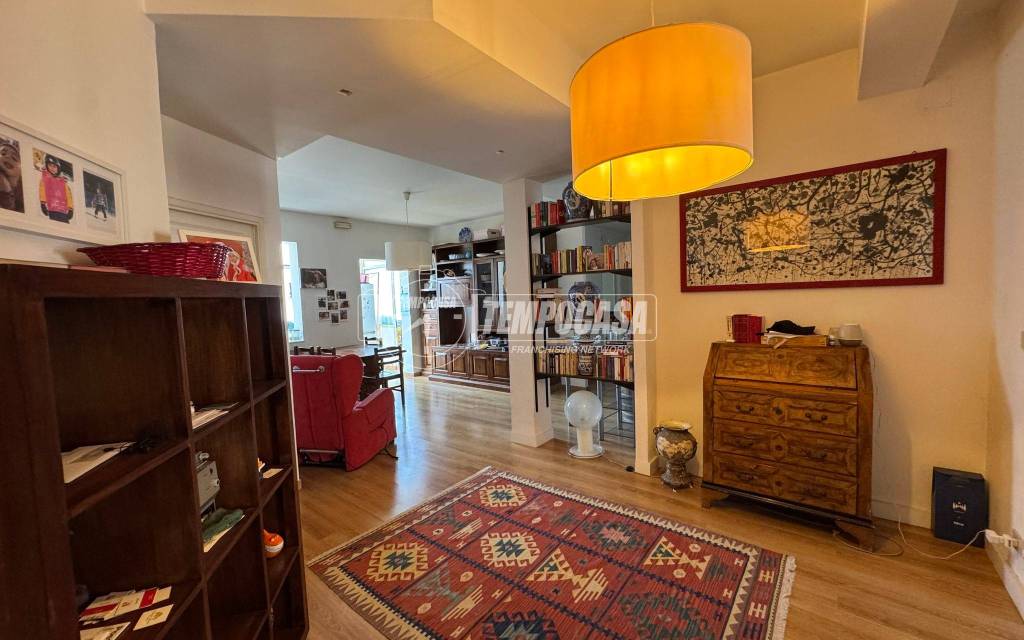 appartamento in vendita a Palermo in zona Malaspina/Palagonia