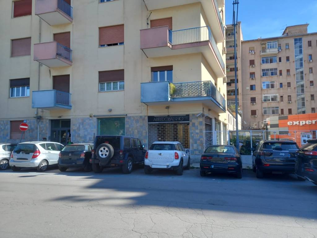 negozio in vendita a Palermo in zona Libertà