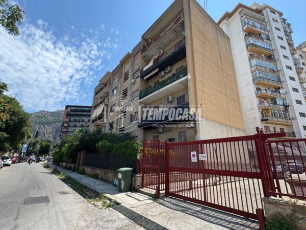 appartamento in vendita a Palermo in zona San Lorenzo