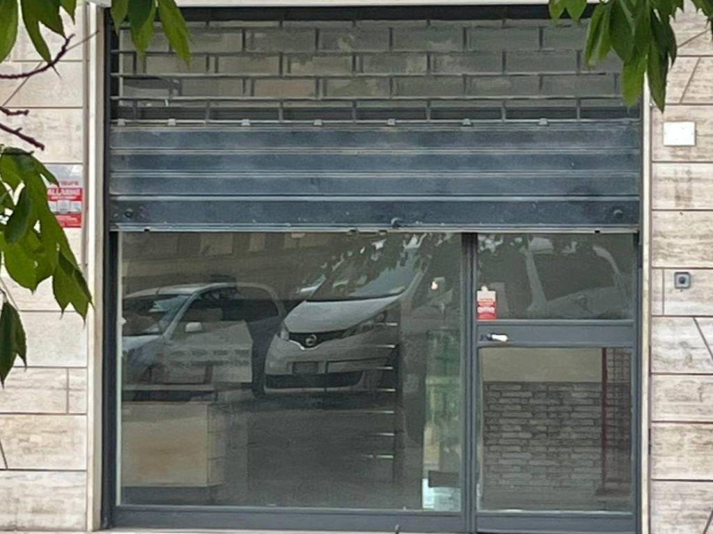 negozio in vendita a Palermo in zona Libertà