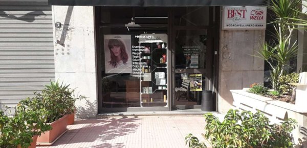 locale commerciale in vendita a Palermo