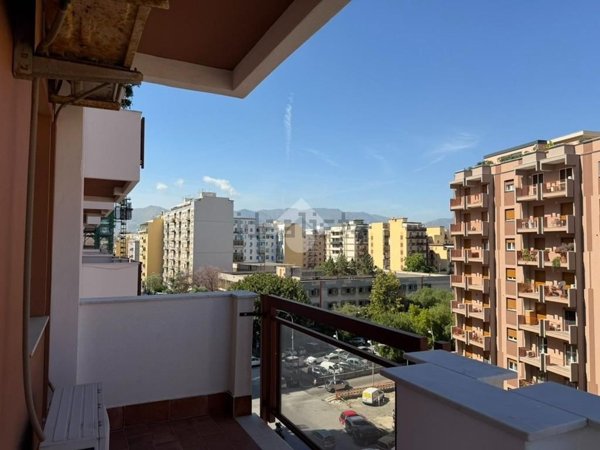 appartamento in vendita a Palermo in zona Malaspina/Palagonia