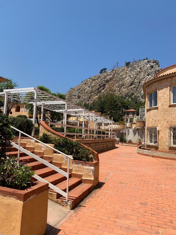 appartamento in vendita a Palermo in zona Mondello