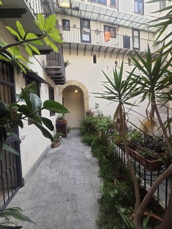 appartamento in vendita a Palermo in zona Centro storico