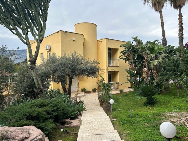 casa indipendente in vendita a Palermo in zona Pallavicino