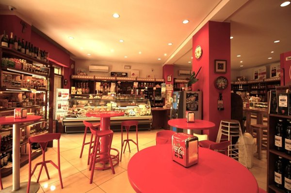 locale commerciale in vendita a Palermo