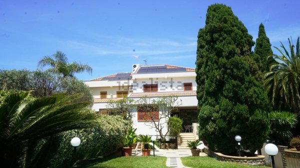 casa indipendente in vendita a Palermo in zona Mondello