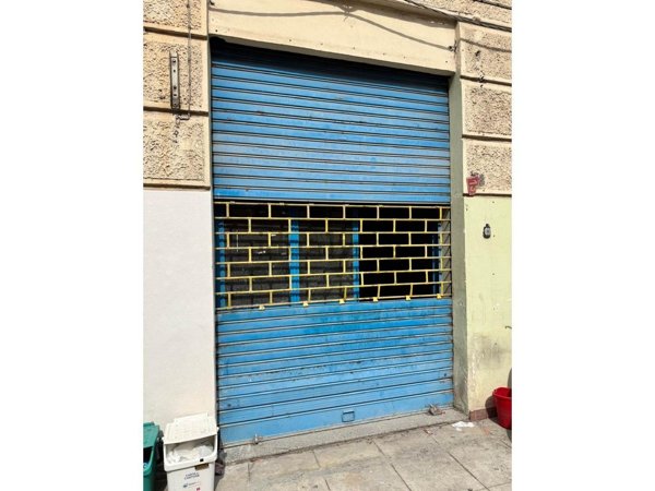 locale commerciale in vendita a Palermo in zona Centro storico