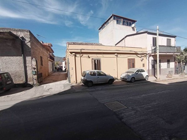appartamento in vendita a Palermo in zona Villagrazia/Falsomiele