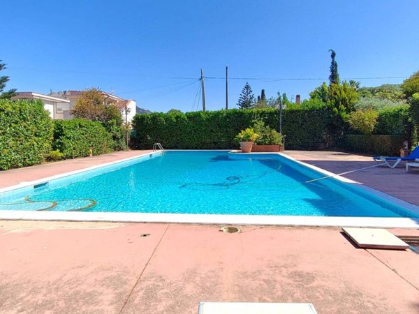 casa indipendente in vendita a Palermo in zona Mondello
