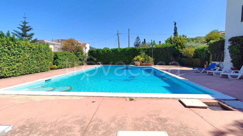 casa indipendente in vendita a Palermo in zona Mondello