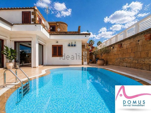 casa indipendente in vendita a Palermo in zona Partanna