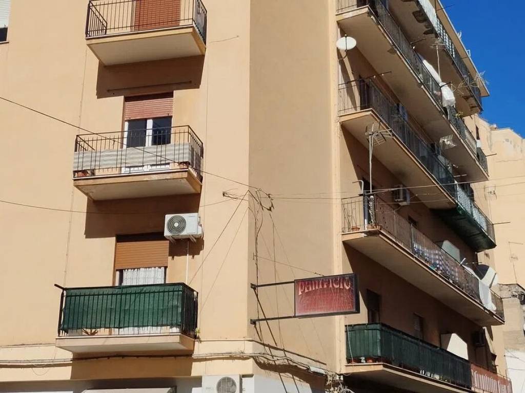 appartamento in vendita a Palermo in zona Zisa