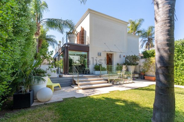casa indipendente in vendita a Palermo in zona Mondello