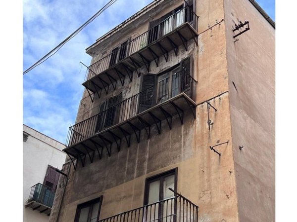 casa indipendente in vendita a Palermo in zona Centro storico