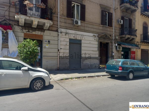 locale commerciale in vendita a Palermo in zona Zisa