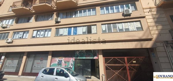 locale commerciale in vendita a Palermo in zona Politeama