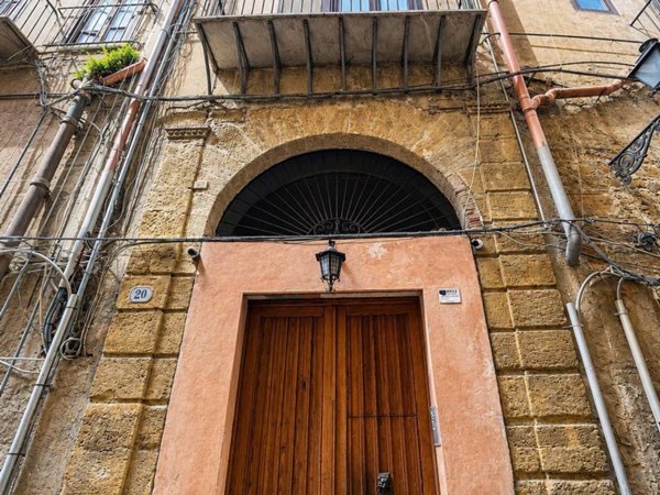 appartamento in vendita a Palermo in zona Centro storico
