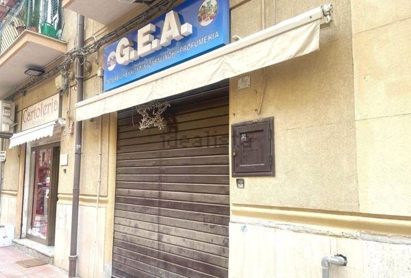 locale commerciale in vendita a Palermo in zona Libertà