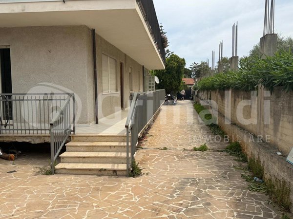 casa indipendente in vendita a Palermo in zona Mondello