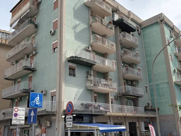 appartamento in vendita a Palermo in zona Montegrappa / Santa Rosalia