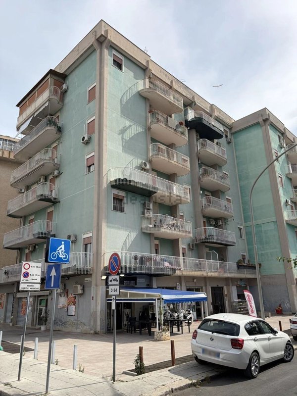 appartamento in vendita a Palermo in zona Montegrappa / Santa Rosalia