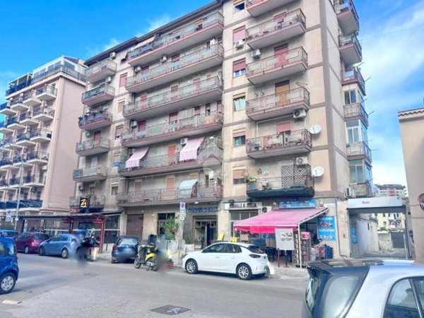 appartamento in vendita a Palermo in zona Zisa