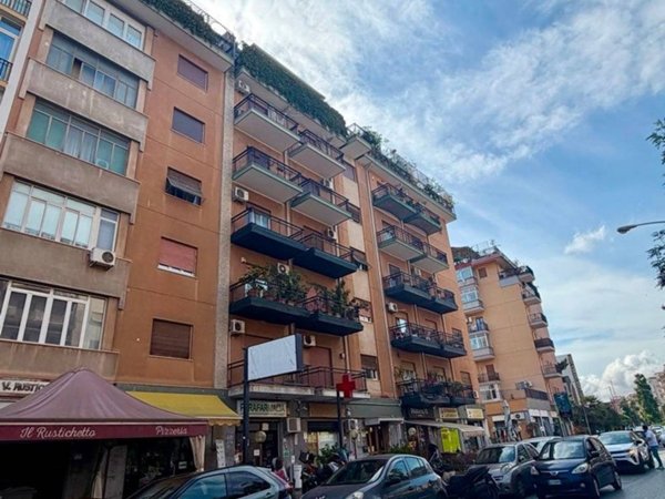 appartamento in vendita a Palermo in zona Malaspina/Palagonia