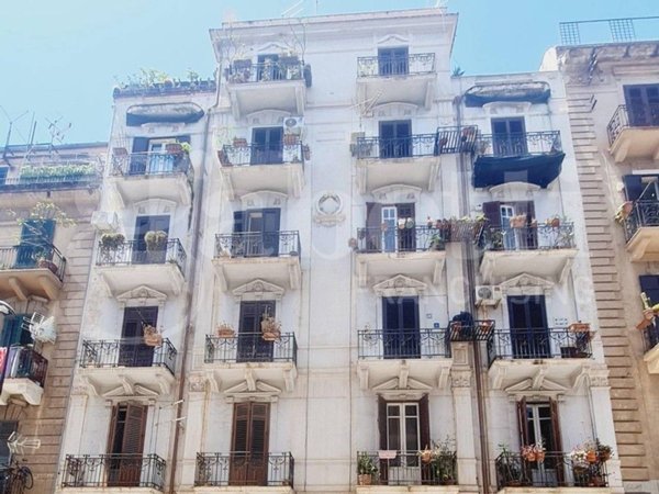 appartamento in vendita a Palermo in zona Montegrappa / Santa Rosalia