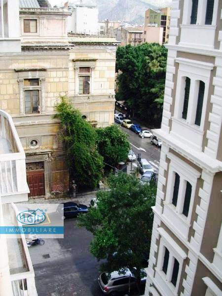 appartamento in vendita a Palermo in zona Politeama