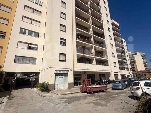 appartamento in vendita a Palermo in zona Zisa