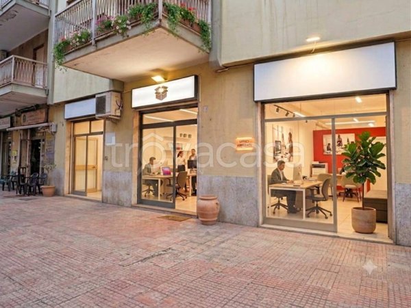 negozio in vendita a Palermo in zona Malaspina/Palagonia