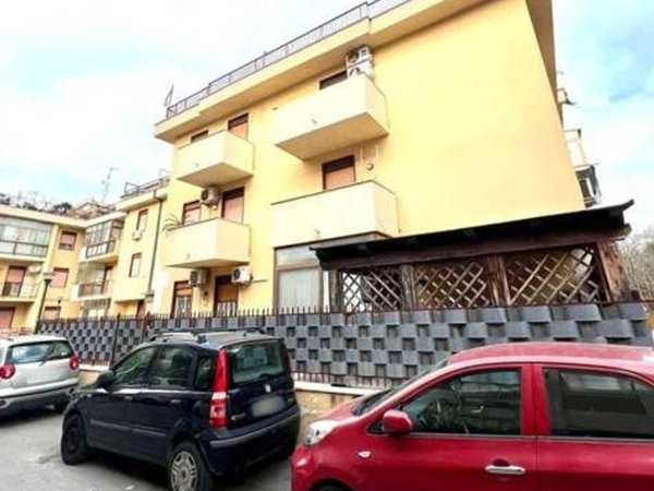 appartamento in vendita a Palermo in zona Partanna
