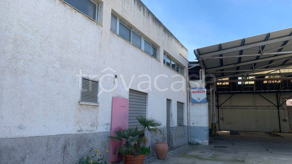 capannone in vendita a Palermo in zona Oreto
