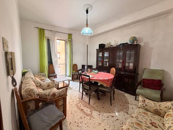 appartamento in vendita a Palermo in zona Malaspina/Palagonia