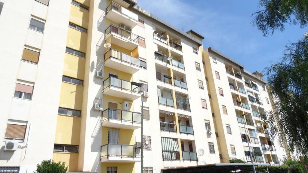 appartamento in vendita a Palermo in zona Montegrappa / Santa Rosalia