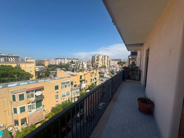 appartamento in vendita a Palermo in zona Malaspina/Palagonia