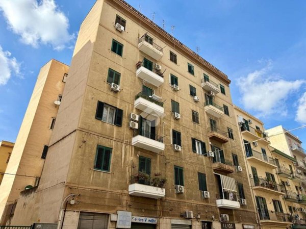 appartamento in vendita a Palermo in zona Malaspina/Palagonia