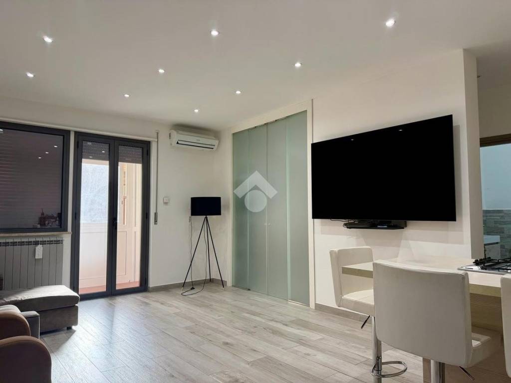 appartamento in vendita a Palermo in zona Malaspina/Palagonia