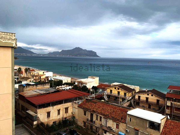 appartamento in vendita a Palermo in zona Roccella