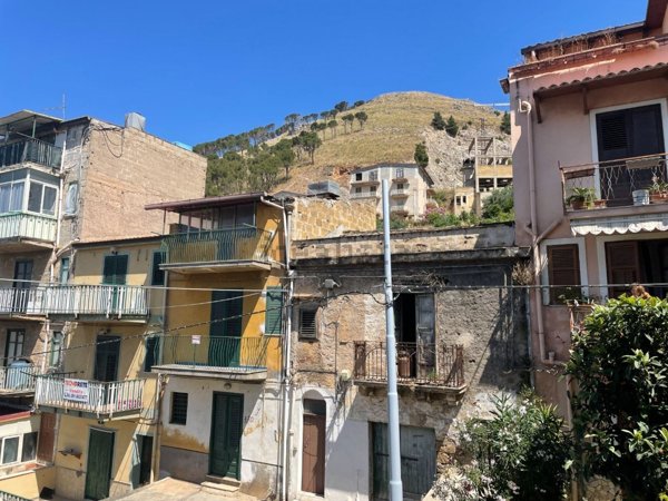 appartamento in vendita a Palermo in zona Mezzomonreale
