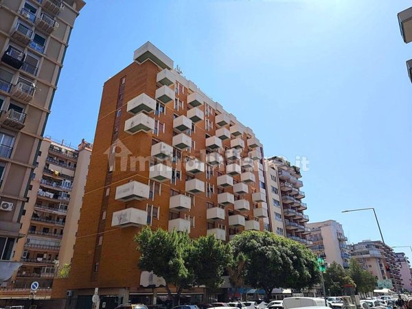 appartamento in vendita a Palermo in zona Malaspina/Palagonia