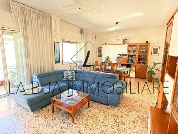 appartamento in vendita a Palermo in zona Zisa
