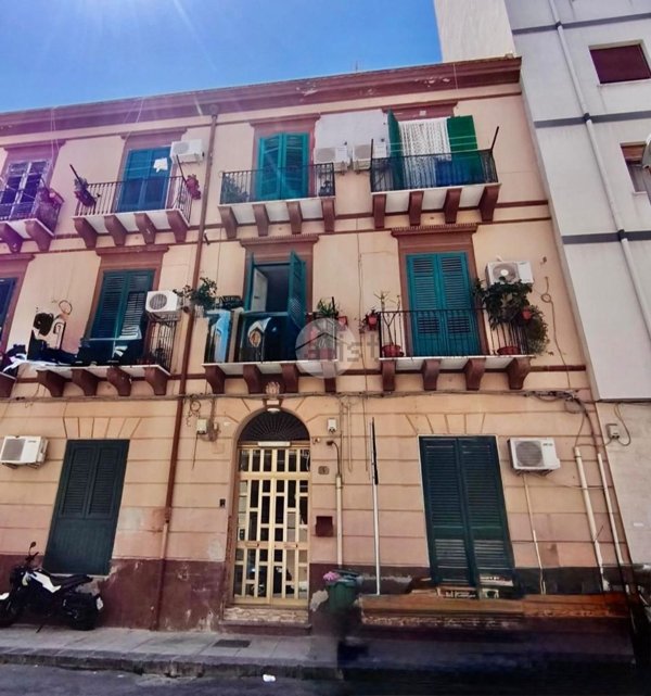 appartamento in vendita a Palermo in zona Zisa