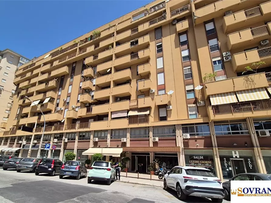 appartamento in vendita a Palermo in zona Malaspina/Palagonia