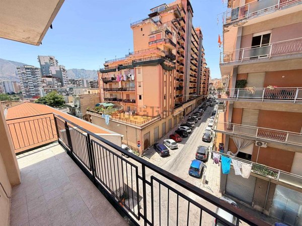 appartamento in vendita a Palermo in zona Oreto